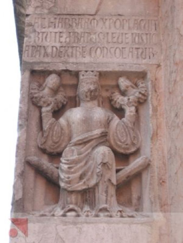 Battistero, particolare del portale.