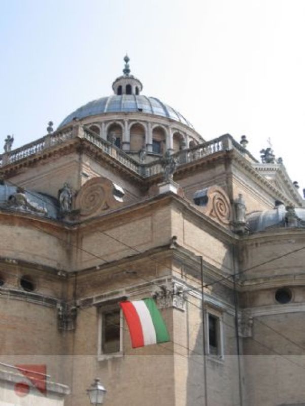 Chiesa della Steccata, bandiera italiana.