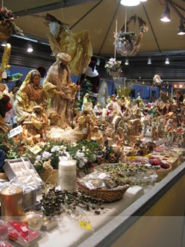 Mercatino natalizio in piazza Trento e Trieste
