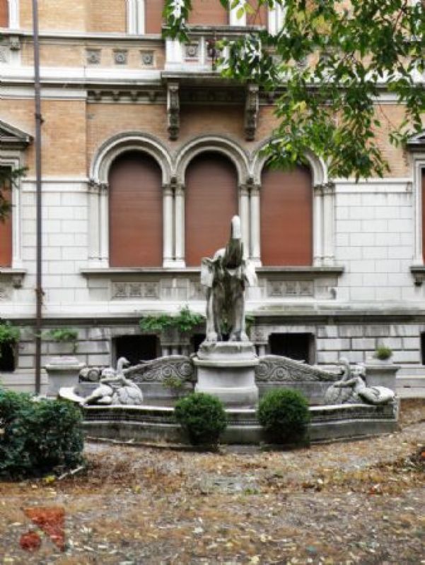 Villa Zironi statua Elefante